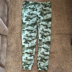 Sonoma women/teens Green Camouflage Joggers